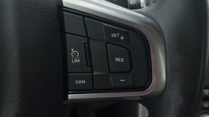 LAND ROVER DISCOVERY SPORT-Cruise Control