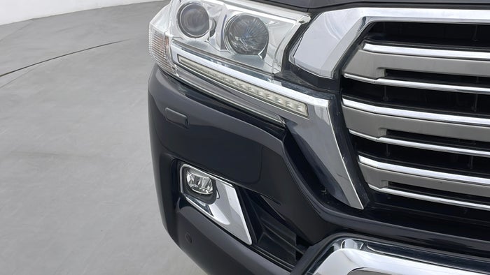 TOYOTA LAND CRUISER-Bumper Front Scratch