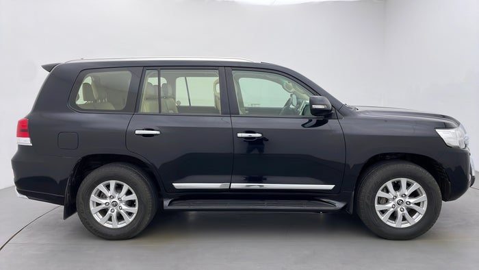 TOYOTA LAND CRUISER-Right Side View
