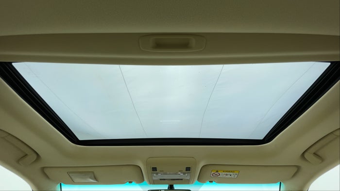 TOYOTA LAND CRUISER-Interior Sunroof/Moonroof