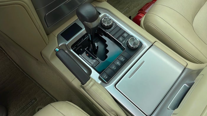 TOYOTA LAND CRUISER-Centre Console Trim Scratch