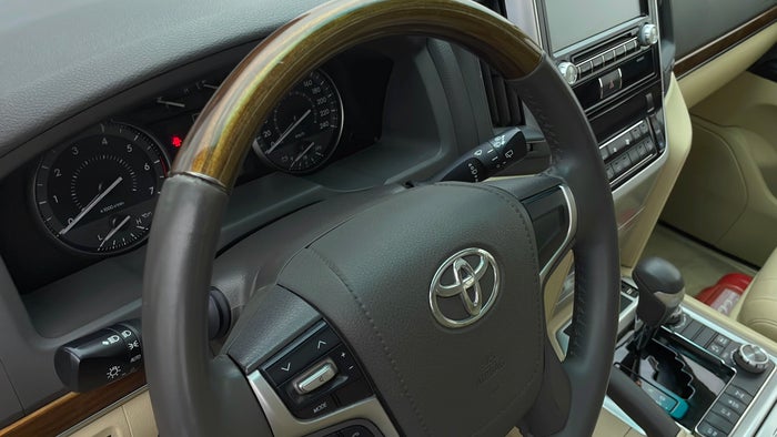 TOYOTA LAND CRUISER-Steering Wheel Trim Scratch