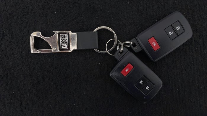 TOYOTA LAND CRUISER-Key Close-up