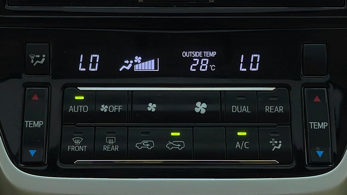 TOYOTA LAND CRUISER-Automatic Climate Control