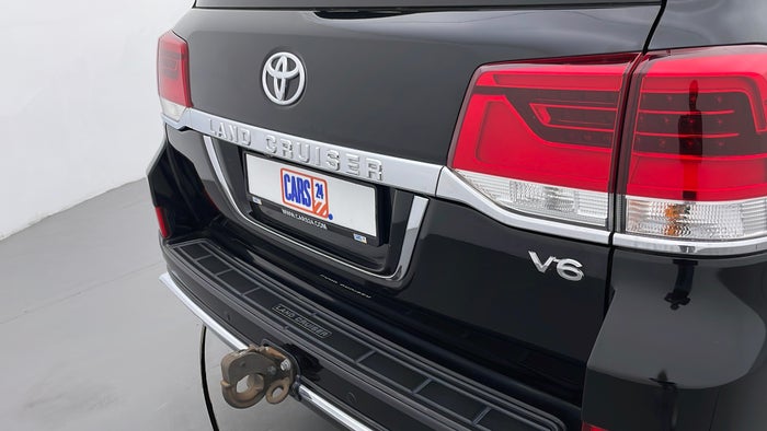 TOYOTA LAND CRUISER-Bumper Rear Scratch