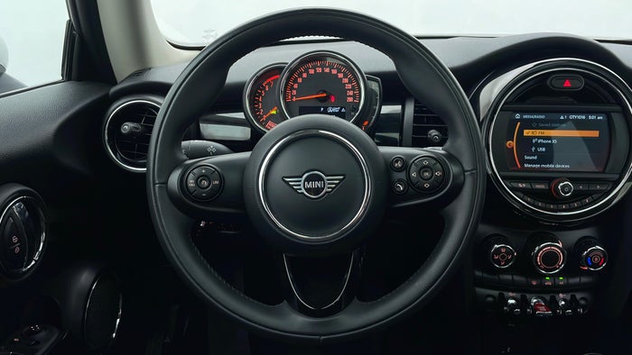 MINI COOPER-Steering Wheel Close-up