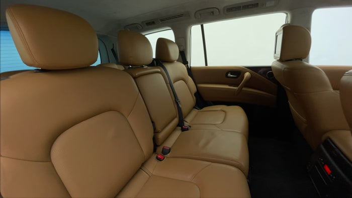 NISSAN PATROL-Right Side Door Cabin View