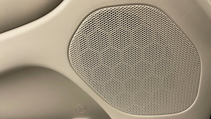 JEEP GRAND CHEROKEE-Speakers