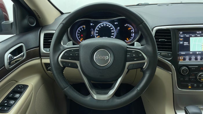 JEEP GRAND CHEROKEE-Steering Wheel Close-up