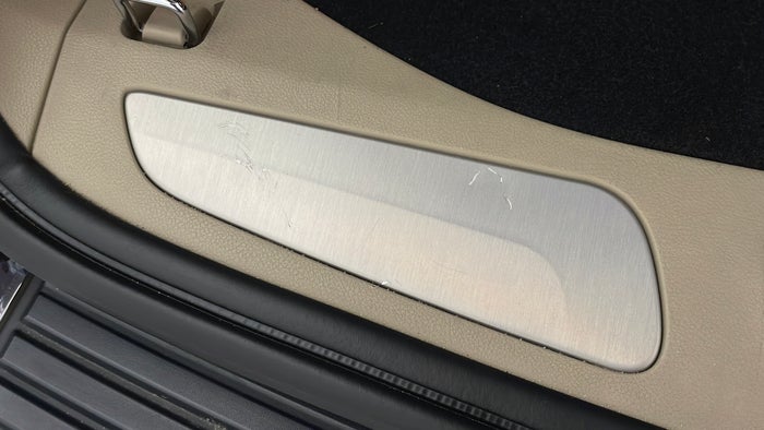 JEEP GRAND CHEROKEE-Dicky /Boot Door Boot interior Scratch
