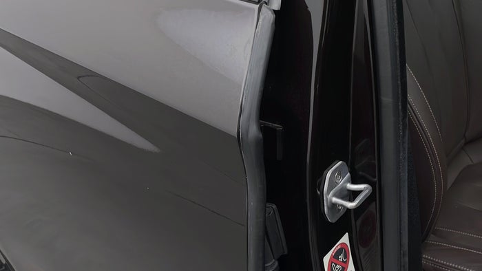 BMW X5-Door Exterior RHS Rear Door Beading Missing/Broken