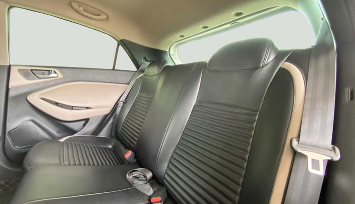 2017 Hyundai Elite i20 SPORTZ 1.2, Petrol, Manual, 38,167 km, Right Side Rear Door Cabin