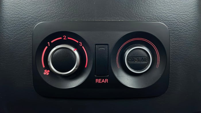 MITSUBISHI PAJERO-Rear AC Temperature Control