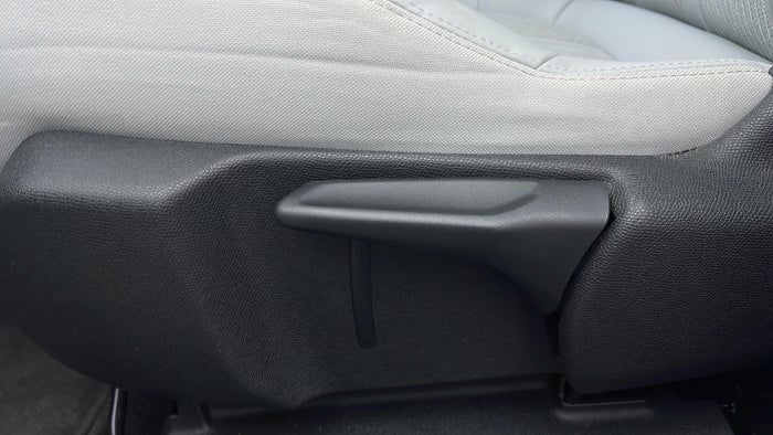 PEUGEOT 5008-Driver Side Adjustment Panel