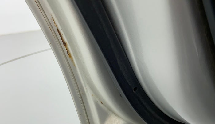 2011 Maruti Ritz LXI, CNG, Manual, 93,419 km, Rear left door - Slight discoloration