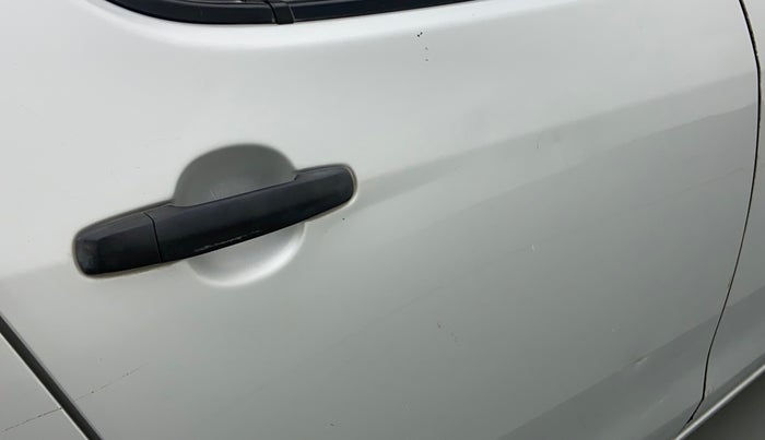 2011 Maruti Ritz LXI, CNG, Manual, 93,419 km, Right rear door - Minor scratches