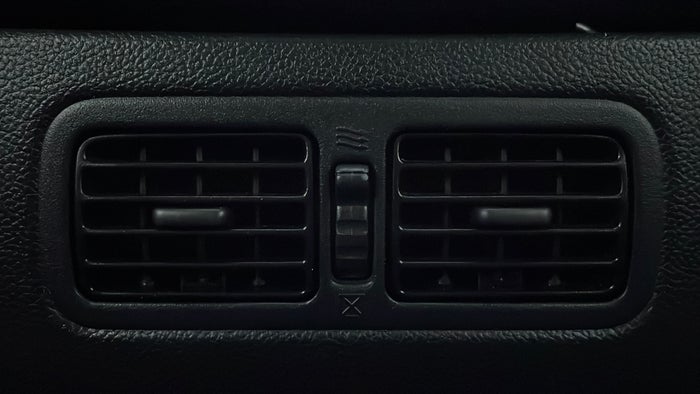INFINITI QX70-Rear AC Vents