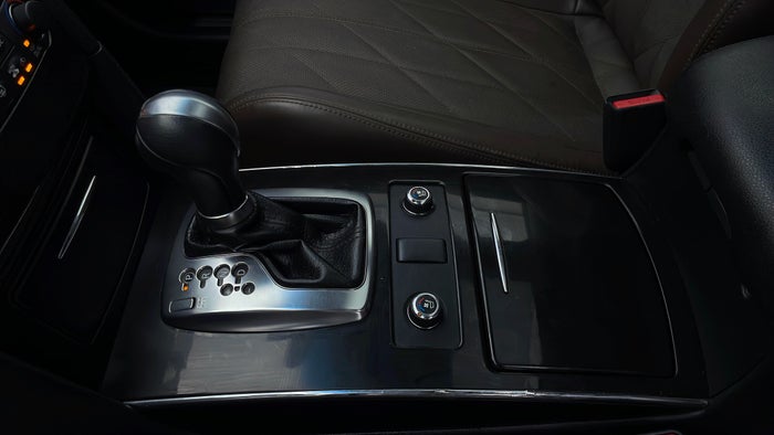 INFINITI QX70-Gear Lever