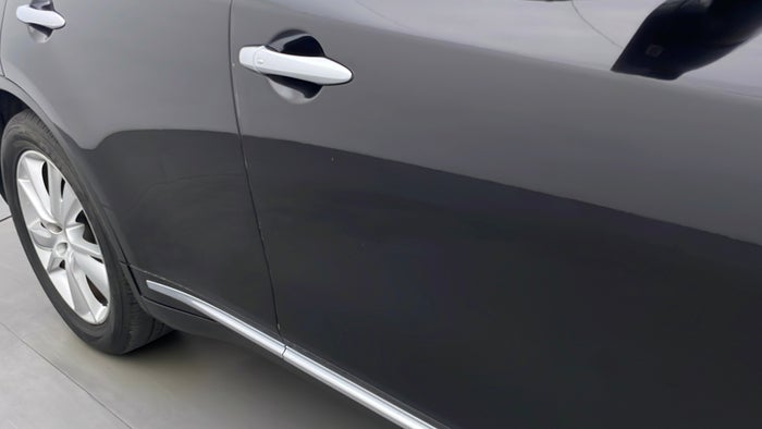 INFINITI QX70-Door Exterior RHS Front Scratch