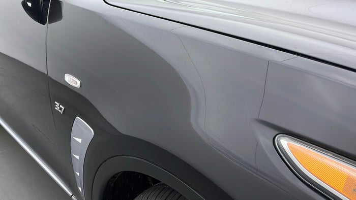 INFINITI QX70-Fender RHS Scratch