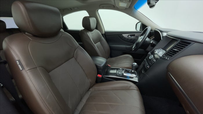 INFINITI QX70-Right Side Front Door Cabin View
