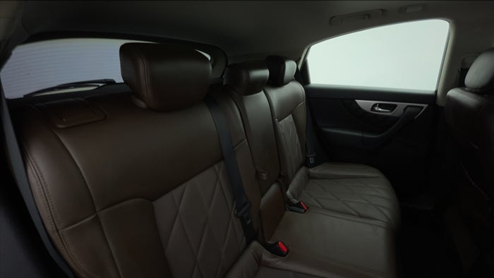 INFINITI QX70-Right Side Door Cabin View