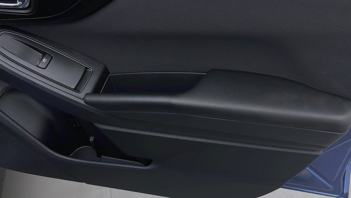 SUBARU XV-Door Interior RHS front Scratch