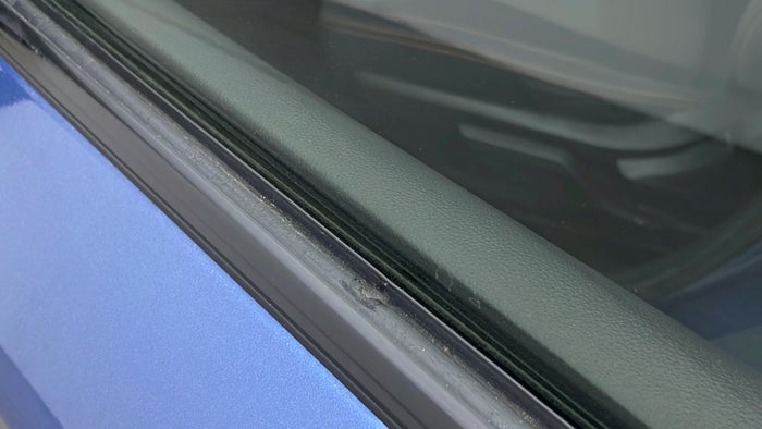 SUBARU XV-Window Glass / Quarter Glass LHS Front Door Beading Faded