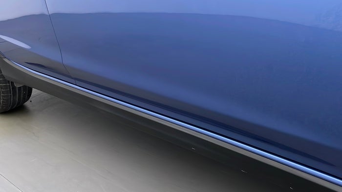 SUBARU XV-Running Board RHS Scratch