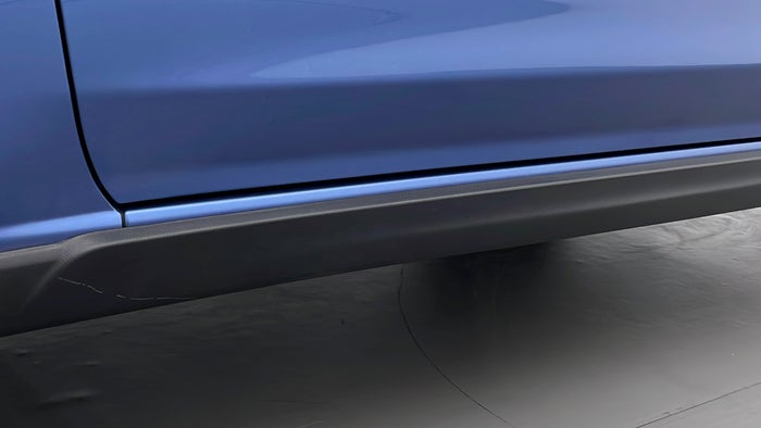 SUBARU XV-Running Board LHS Scratch