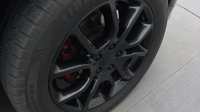 DODGE DURANGO-Alloy Wheel RHS Front Scratch