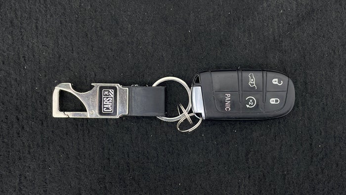 DODGE DURANGO-Key Close-up