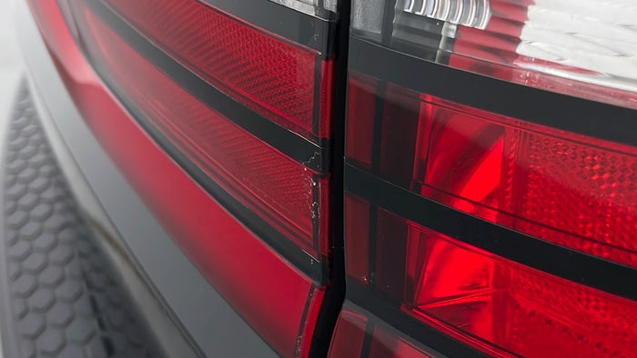 DODGE DURANGO-Tail Light RHS Scratched