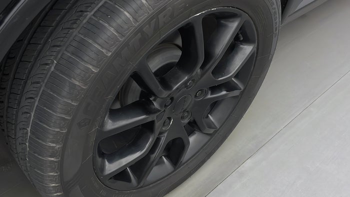 DODGE DURANGO-Alloy Wheel RHS Rear Scratch