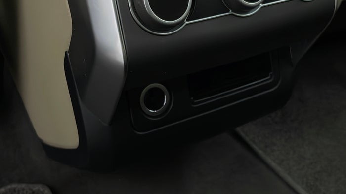 LAND ROVER RANGE ROVER SPORT-Centre Console Cover Missing