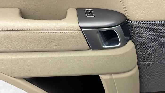 LAND ROVER RANGE ROVER SPORT-Door Interior LHS rear Scratch