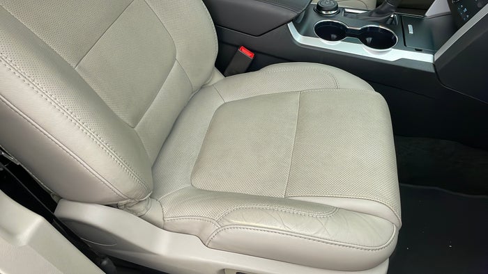 FORD EXPLORER-Seat RHS Front Faded