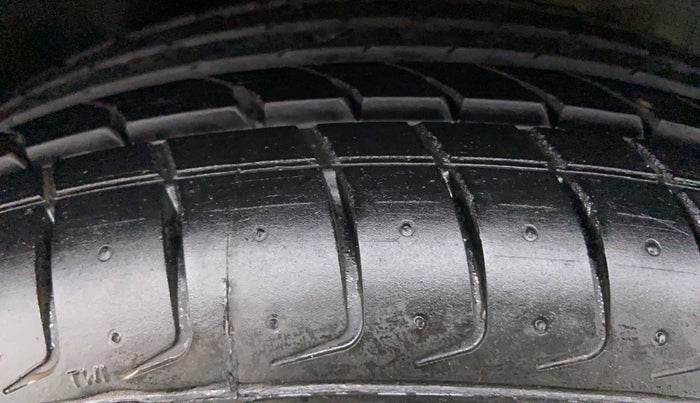 2013 Volkswagen Polo COMFORTLINE 1.2L PETROL, Petrol, Manual, 29,505 km, Left Front Tyre Tread