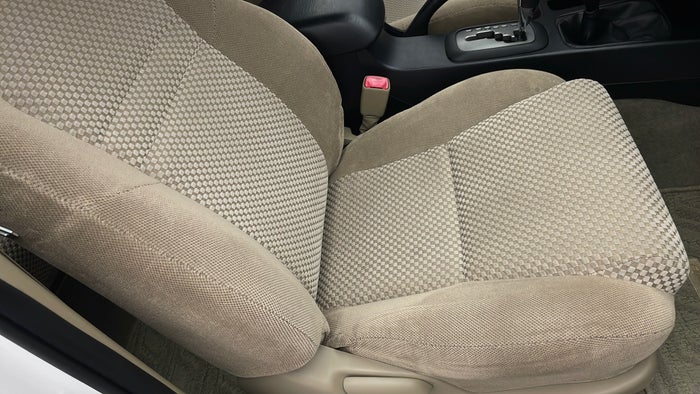 TOYOTA FORTUNER-Seat RHS Front Faded