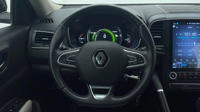 RENAULT KOLEOS-Steering Wheel Close-up