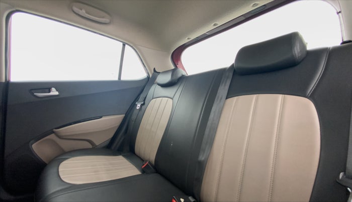 2015 Hyundai Grand i10 ASTA 1.2 AT VTVT, Petrol, Automatic, 65,802 km, Right Side Rear Door Cabin
