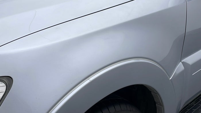 MITSUBISHI PAJERO-Fender LHS Scratch