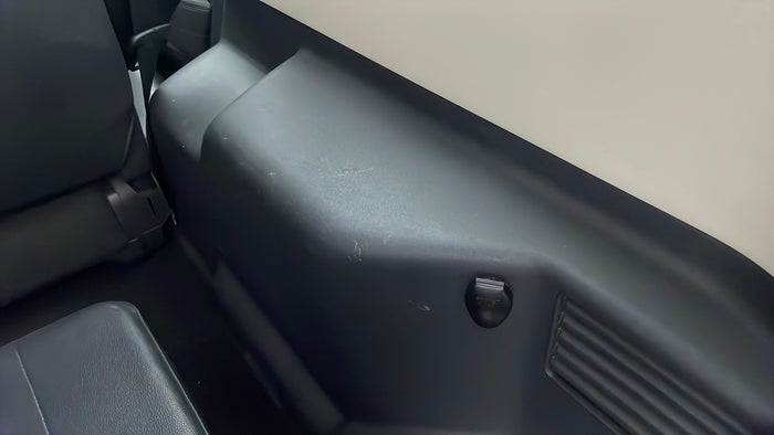 MITSUBISHI PAJERO-Dicky /Boot Door Boot interior Scratch