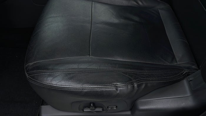 MITSUBISHI PAJERO-Seat LHS Front Depressed/Pressure Mark
