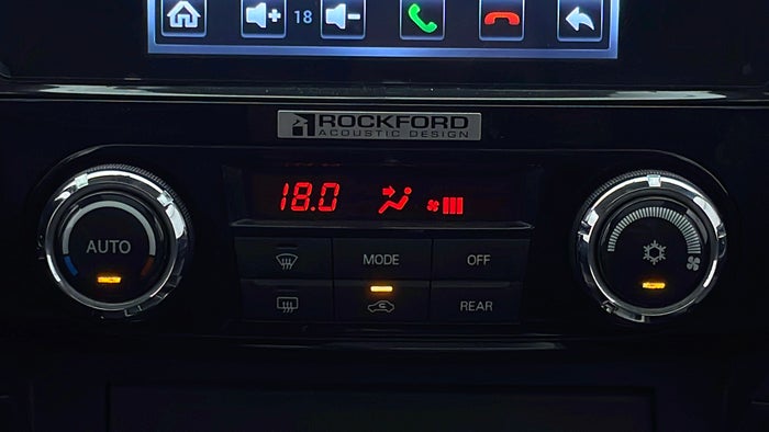 MITSUBISHI PAJERO-Automatic Climate Control