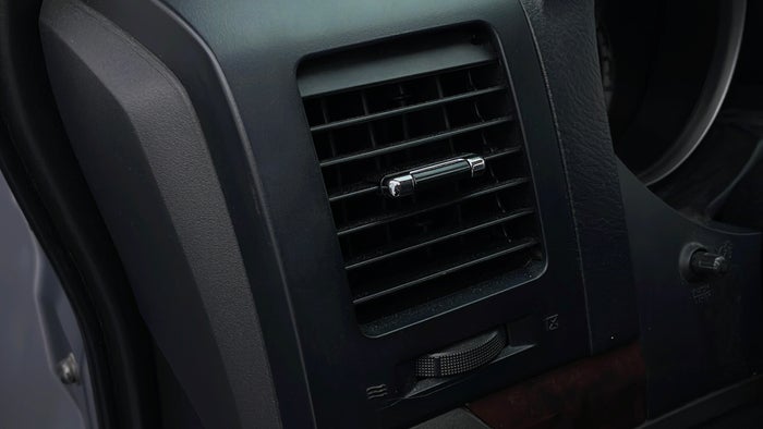 MITSUBISHI PAJERO-Dashboard AC Vent Broken