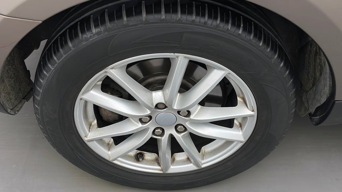 LAND ROVER RANGE ROVER SPORT-Tyre RHSRear Dry Crack