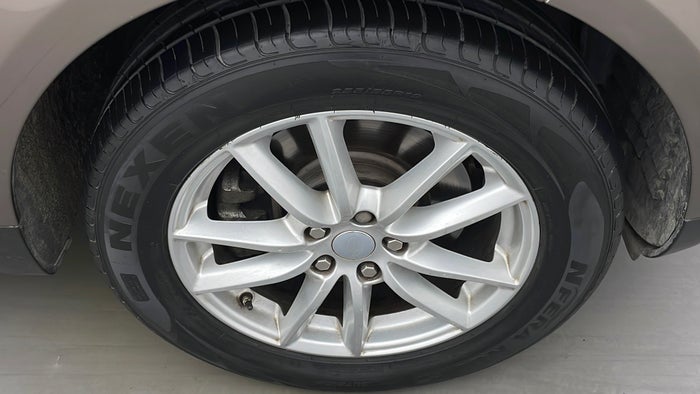 LAND ROVER RANGE ROVER SPORT-Tyre RHSFront Dry Crack