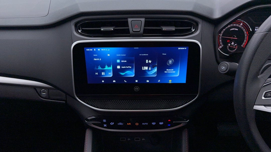 2022 LDV T60 Max Pro (4x4), Automatic, 8297 km, Center Console