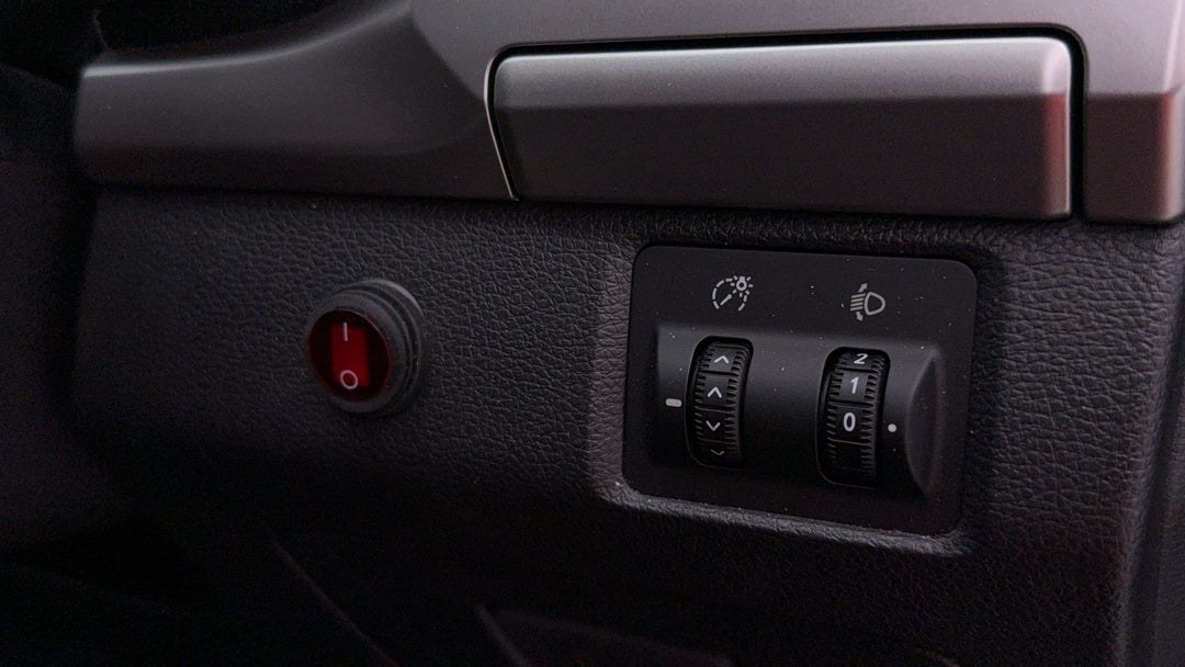 2022 LDV T60 Max Pro (4x4), Automatic, 8297 km, Utility Switches/Buttons